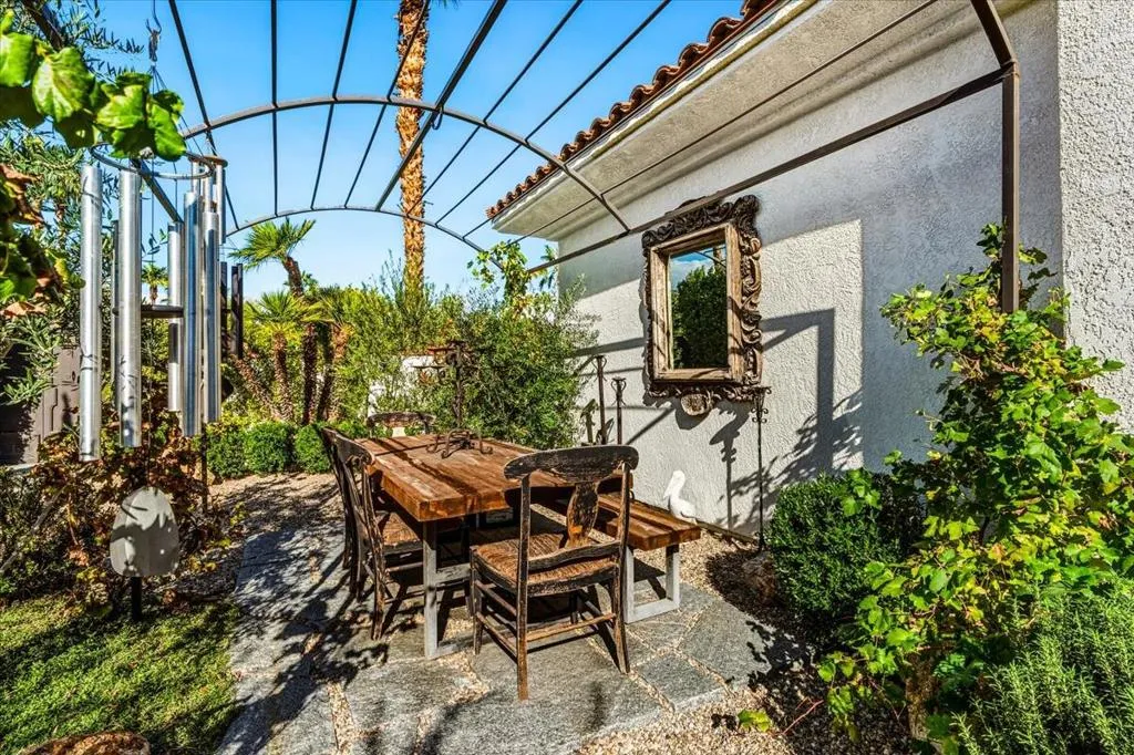 1297 Colony Way, Palm Springs, California 92262 home-pic-9